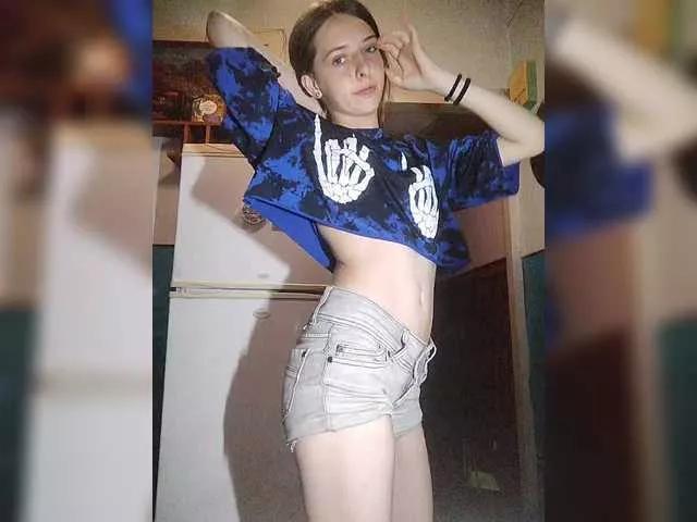 VelvetMoon11 from BongaCams