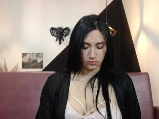 Offline VeronicaLewis on BongaCams