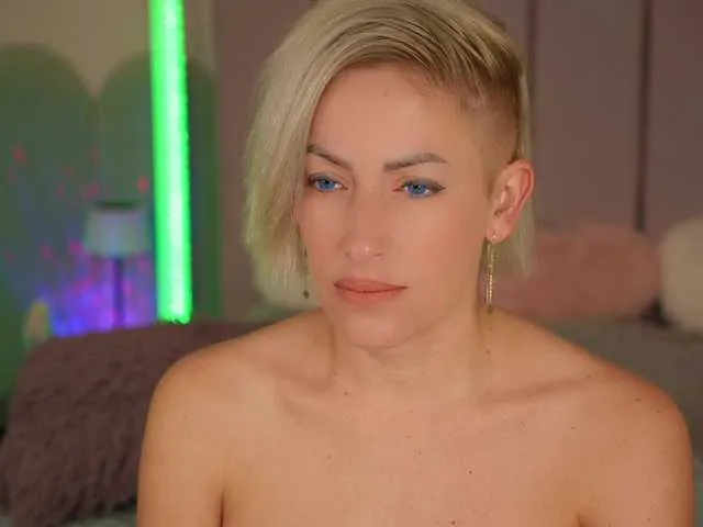 Offline VickySecret on BongaCams