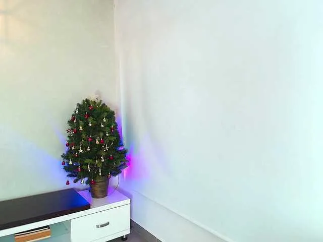 Offline Victoria-Collins on BongaCams