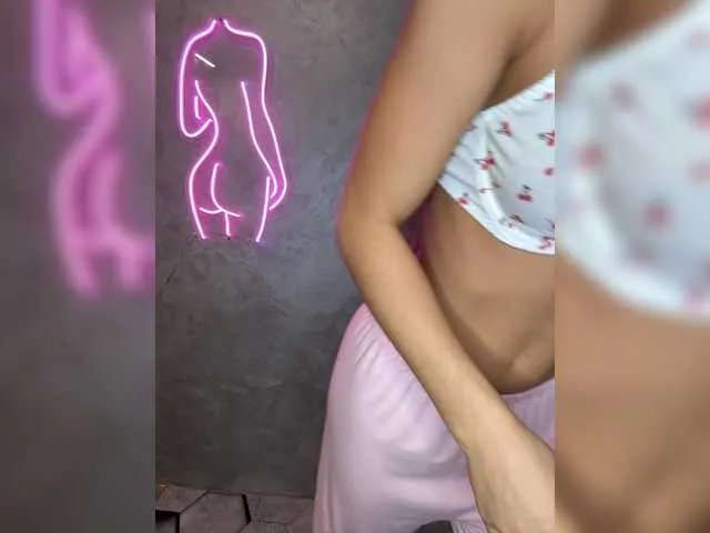 Offline Viki-05 on BongaCams