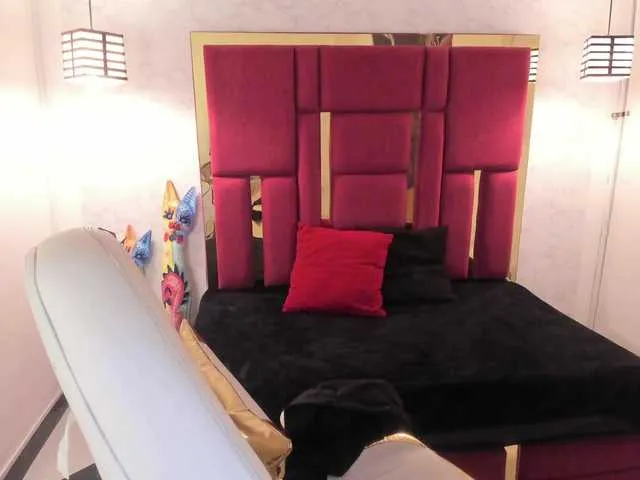 Offline violetsmith on BongaCams