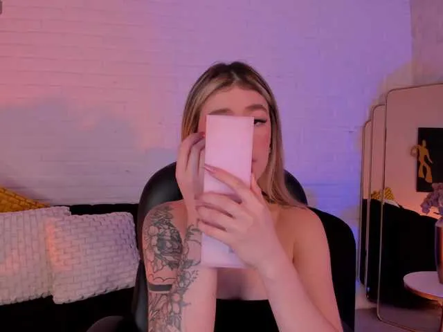 Freechat ViolettHansson on BongaCams