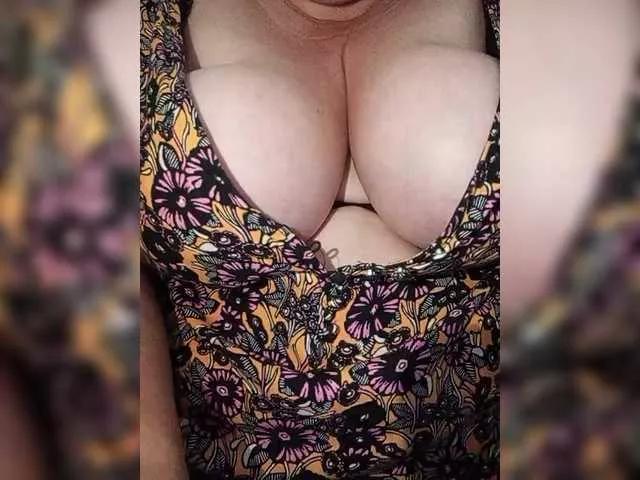 Xo4y2sexa from BongaCams is Freechat