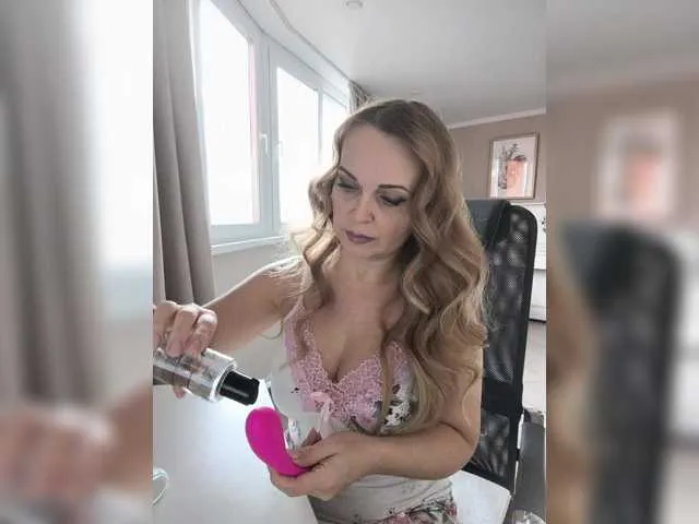 Offline XxxSexyMilfxxX on BongaCams