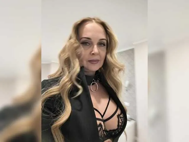 Offline XxxSexyMilfxxX on BongaCams