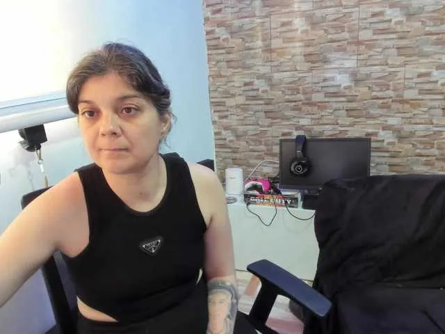 Offline Yin-yanghot on BongaCams