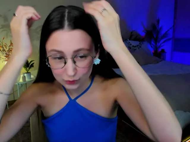 Freechat YourLovellyStory on BongaCams