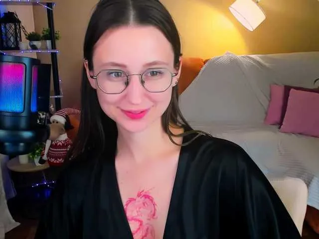 Freechat YourLovellyStory on BongaCams