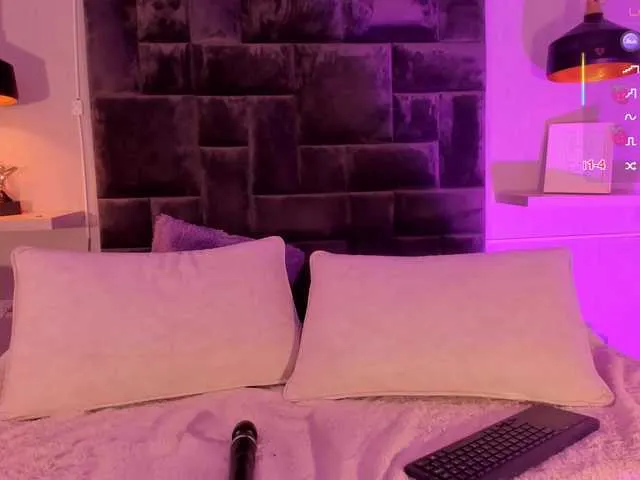 Freechat zoewhitte on BongaCams