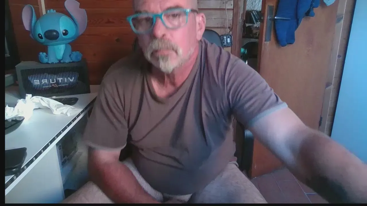 Offline 0oscar_xxx on Cam4