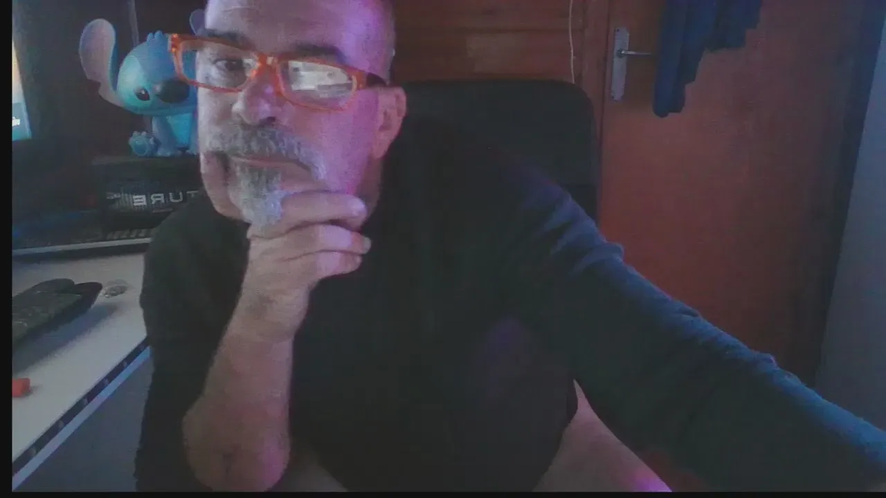 Offline 0oscar_xxx on Cam4