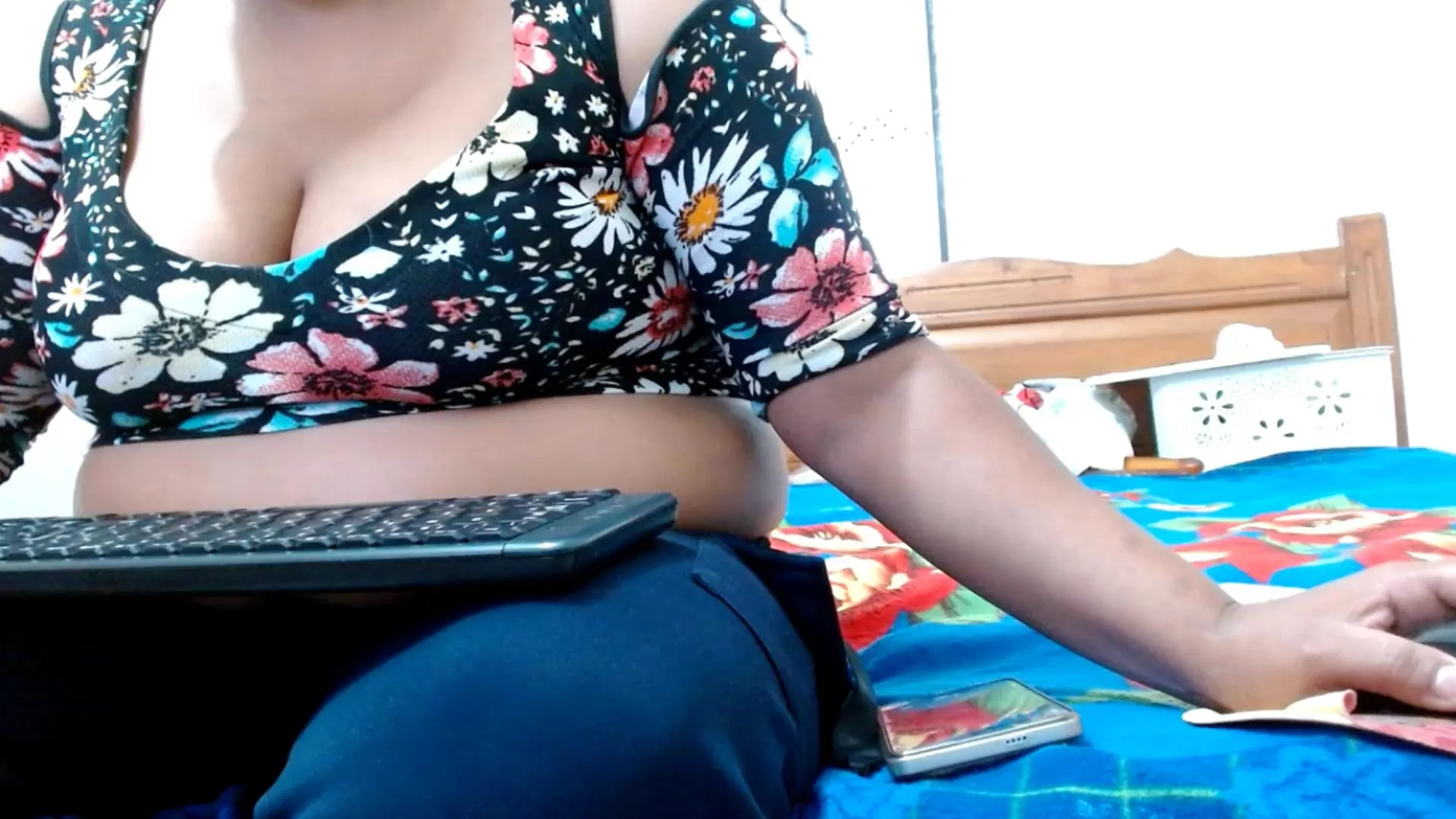 Offline 69smallstar on Cam4