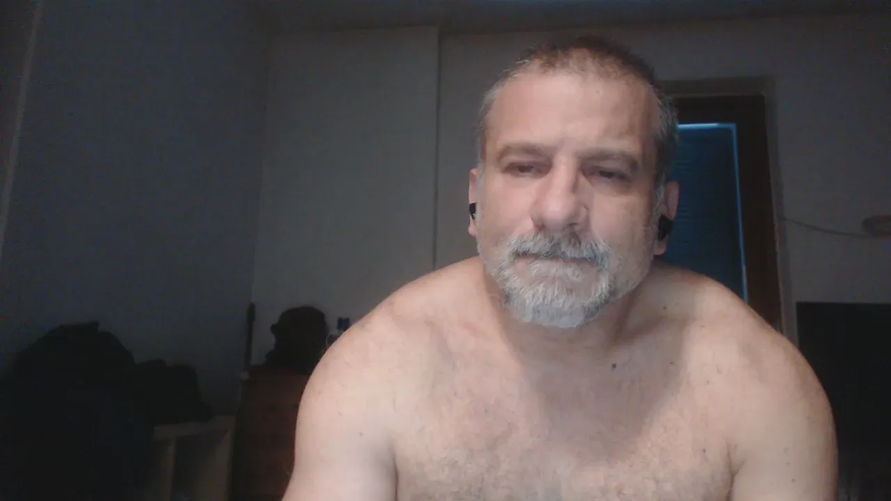 Offline 915051 on Cam4