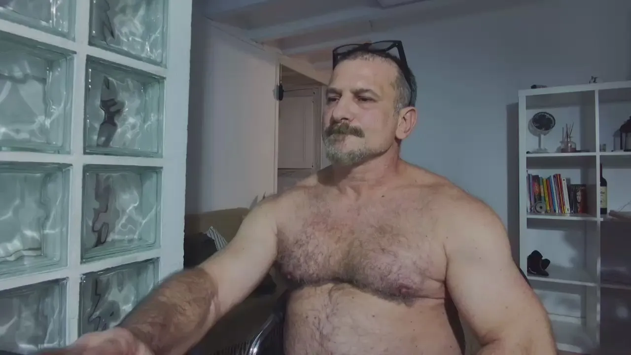 Offline 915051 on Cam4