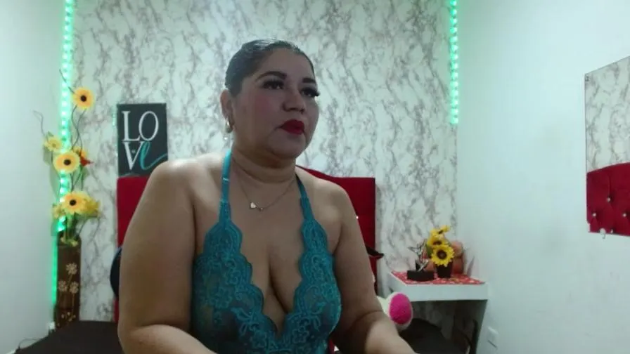 Offline _Danna_Milf on Cam4