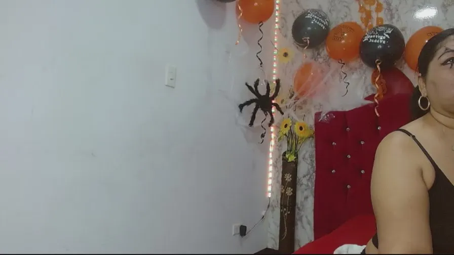 Offline _Danna_Milf on Cam4