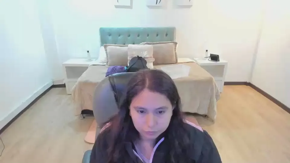 Freechat _natalie18 on Cam4