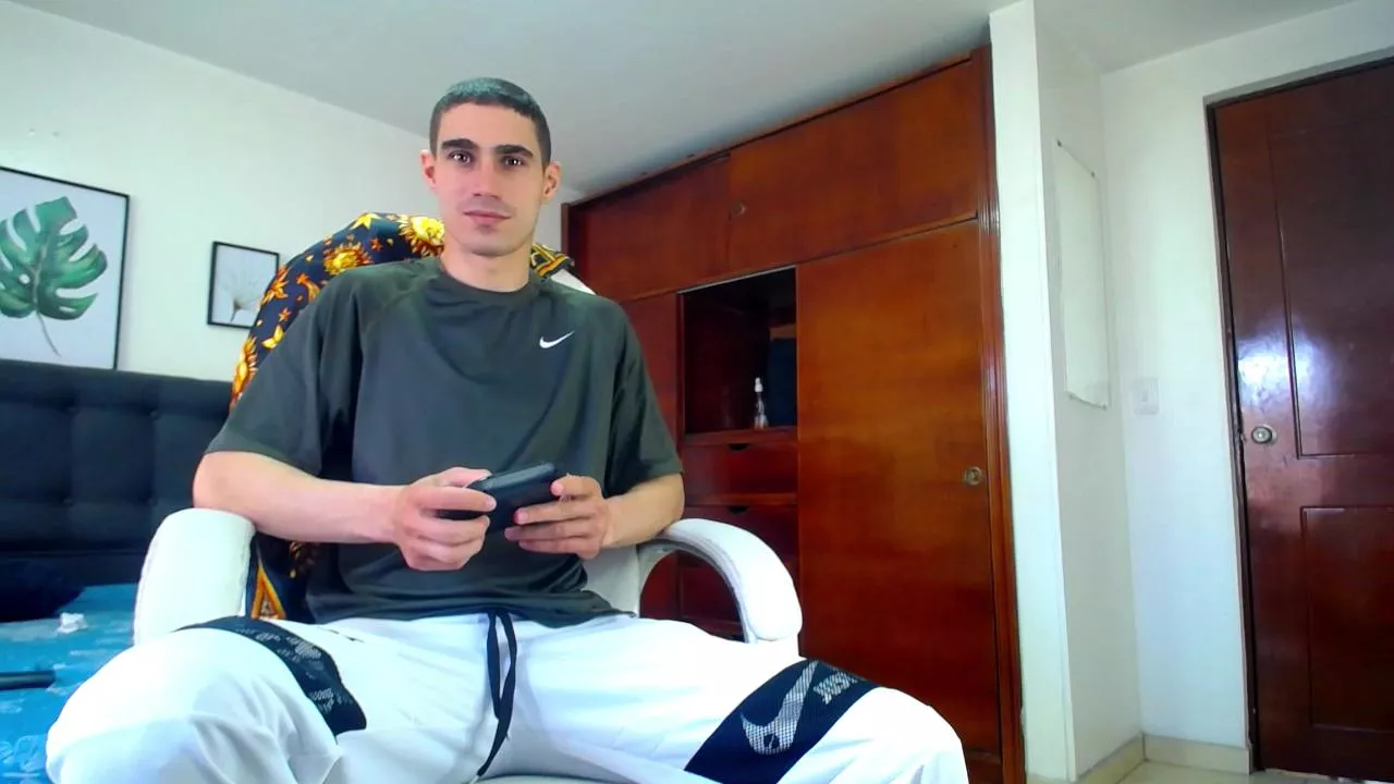 Freechat _skyleer__ on Cam4