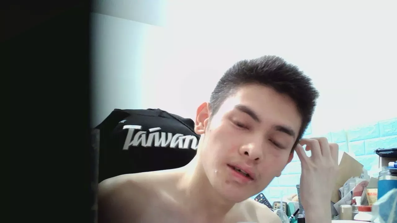 Offline a22322270 on Cam4