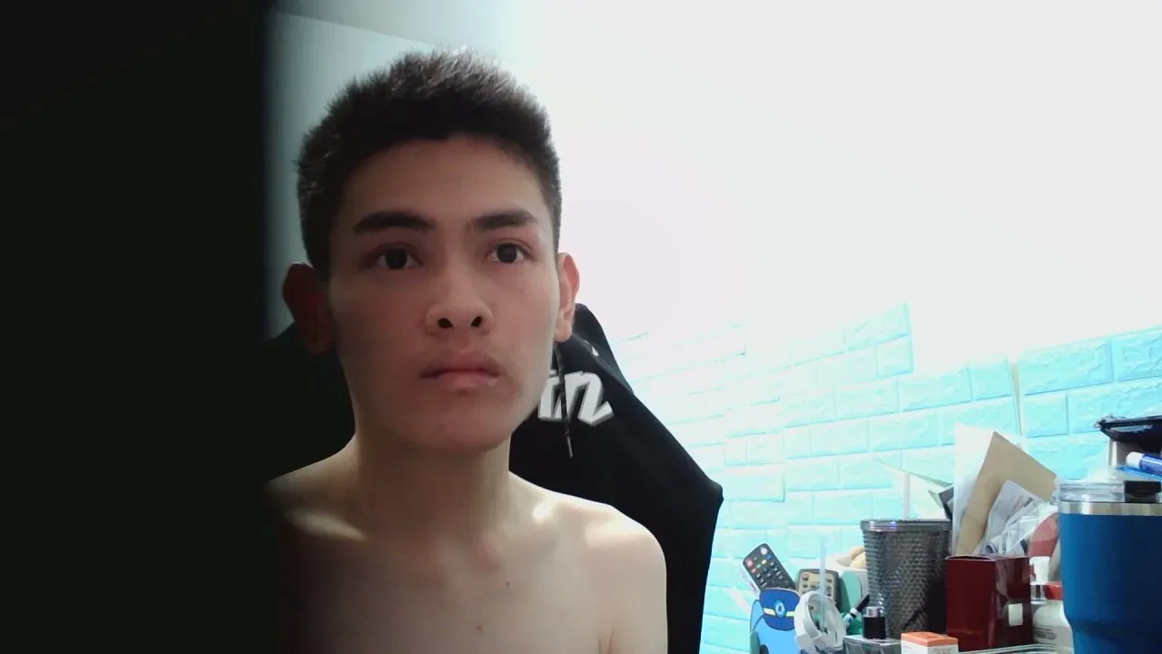 Offline a22322270 on Cam4