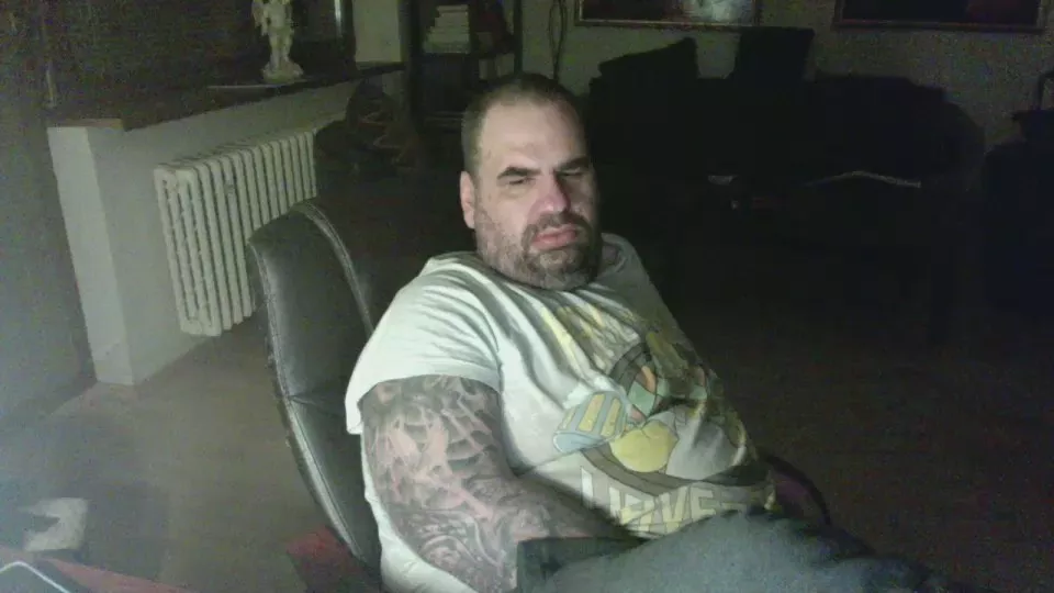 Offline ac_slide84 on Cam4