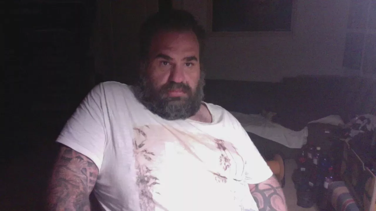 Offline ac_slide84 on Cam4