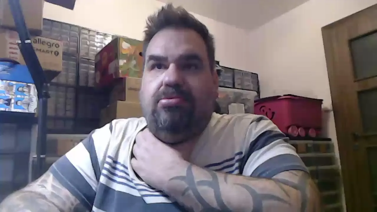 Offline ac_slide84 on Cam4