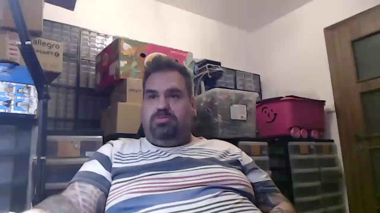 Offline ac_slide84 on Cam4