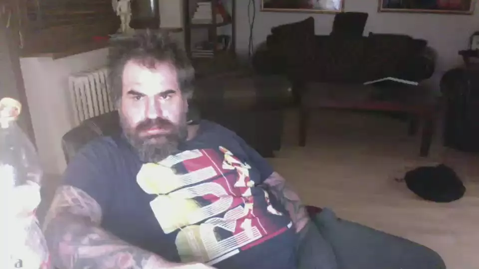 Offline ac_slide84 on Cam4