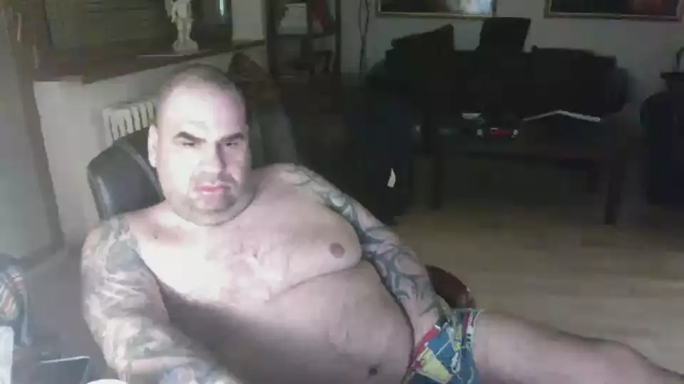 Offline ac_slide84 on Cam4