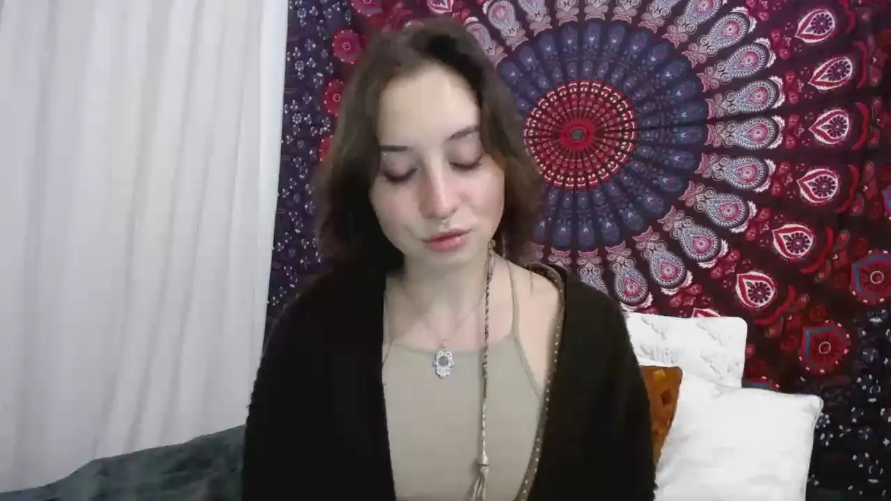 Offline AdalynMystery on Cam4