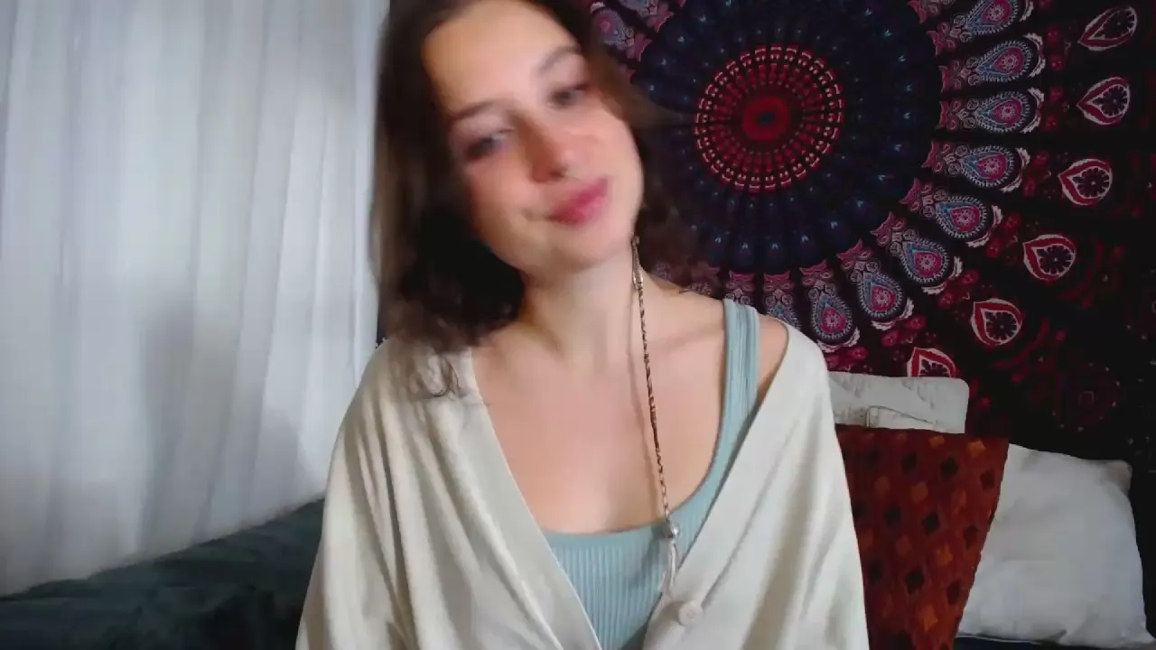 Offline AdalynMystery on Cam4