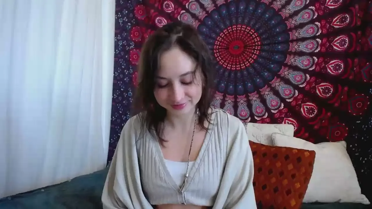 Offline AdalynMystery on Cam4