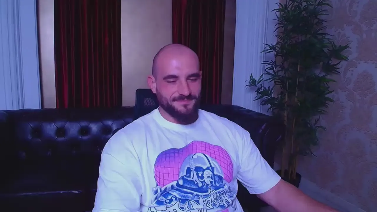 Offline AdamJameson on Cam4