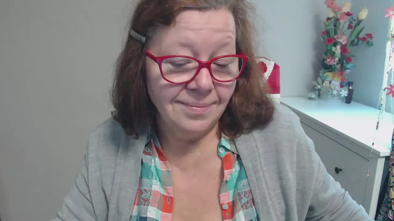 Freechat adele69sexy on Cam4