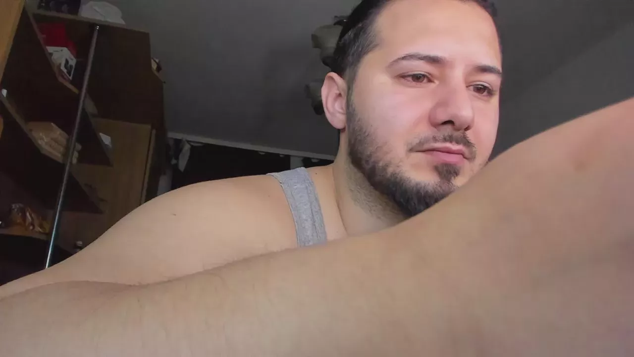 Offline adonislovely on Cam4