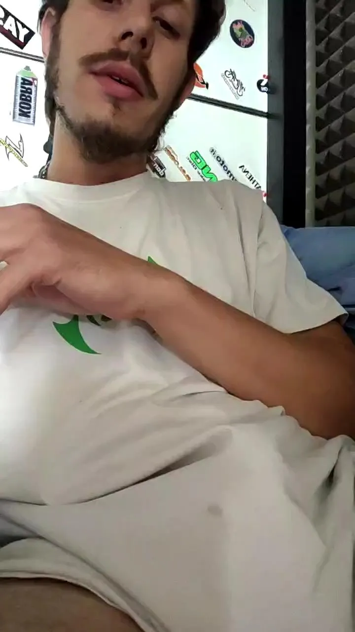 Offline Agi233 on Cam4