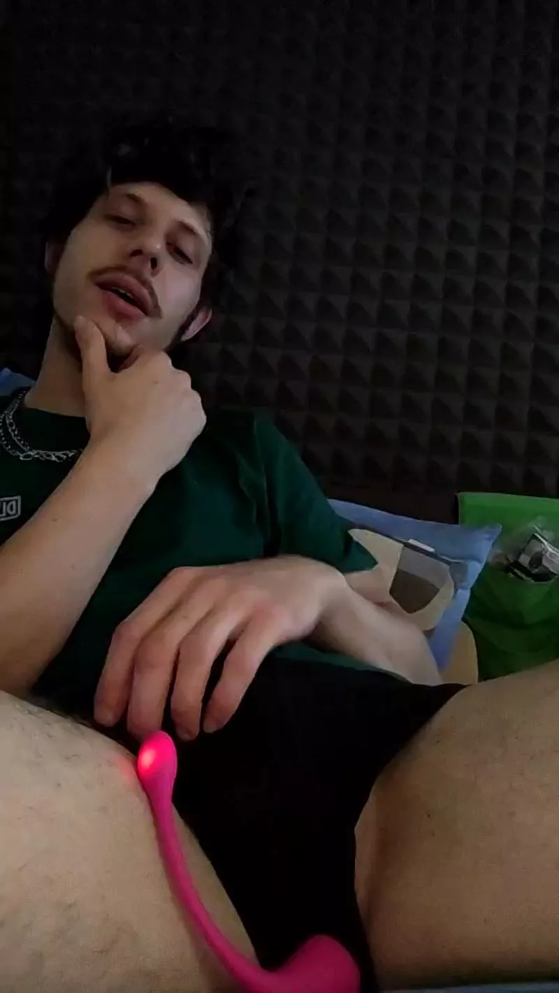 Offline Agi233 on Cam4