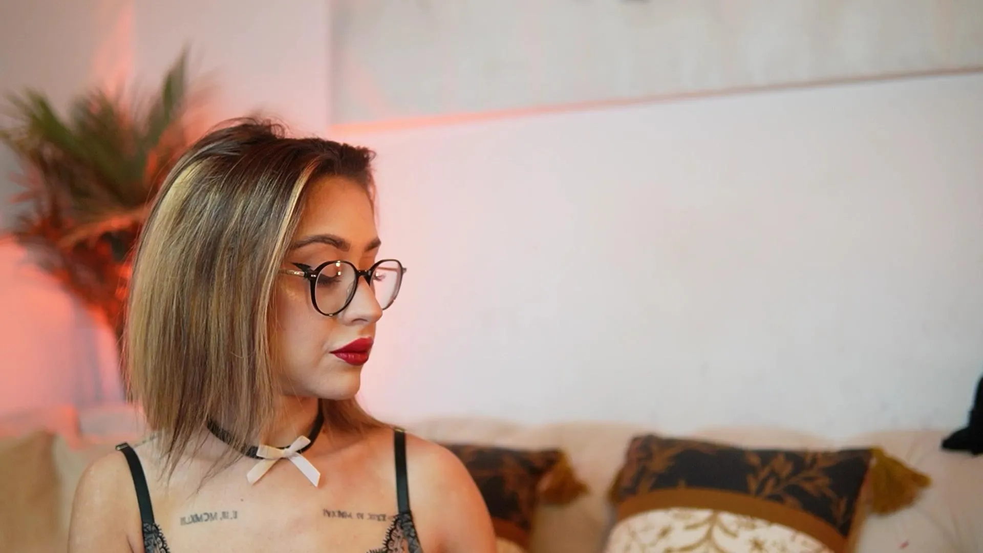 Offline AileenKiss on Cam4