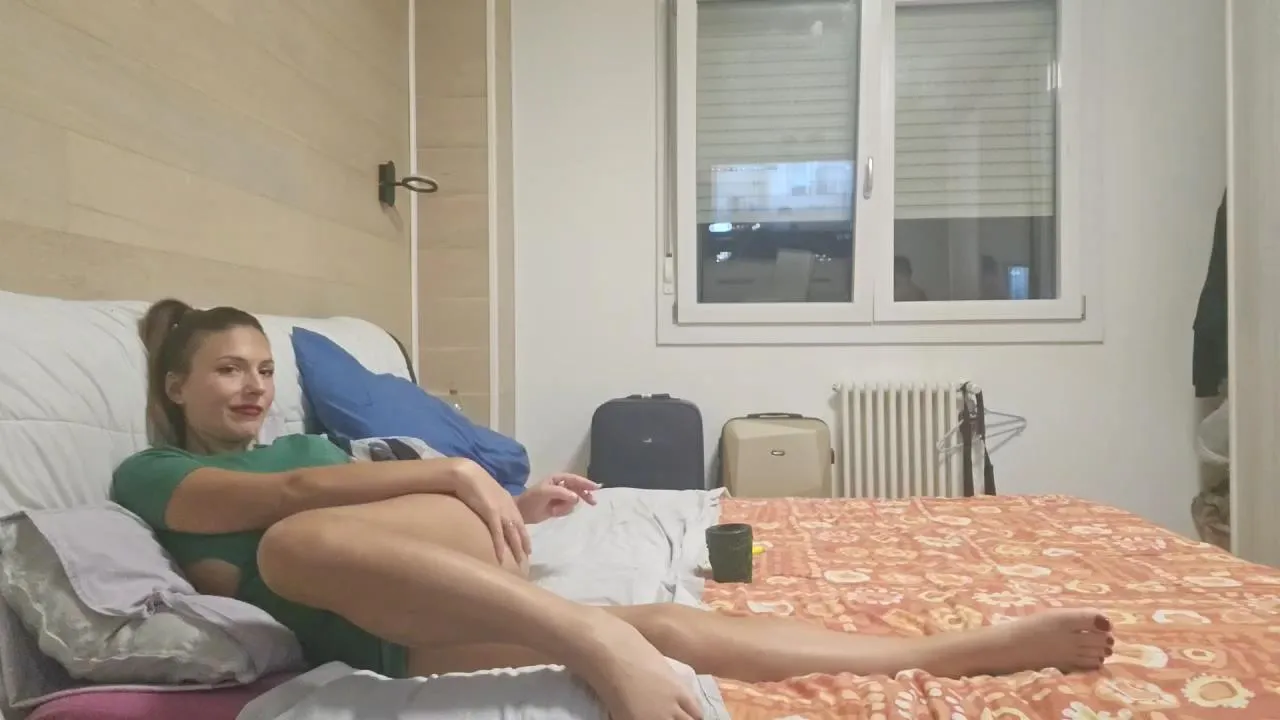 Offline AleeIlary on Cam4