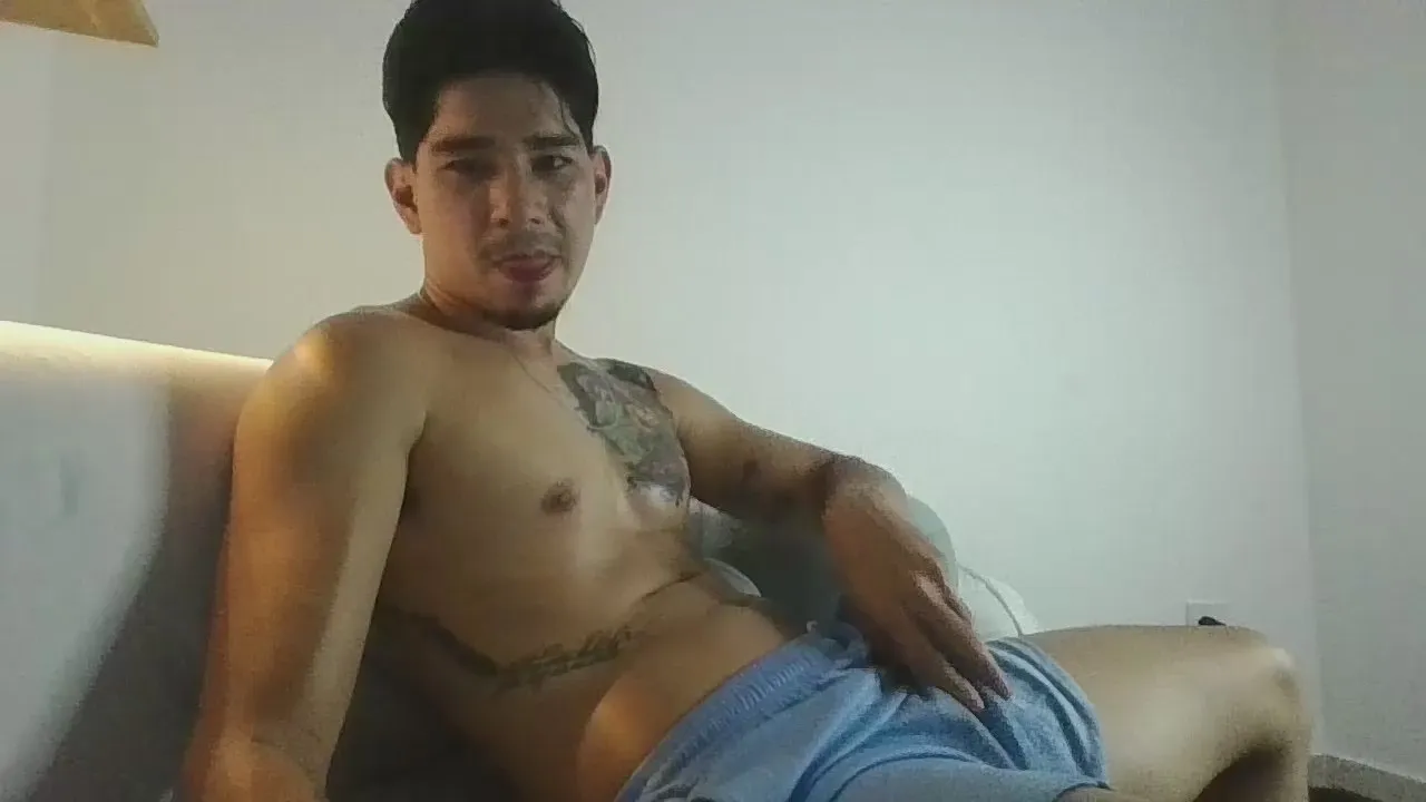 Offline alejo1295_ on Cam4