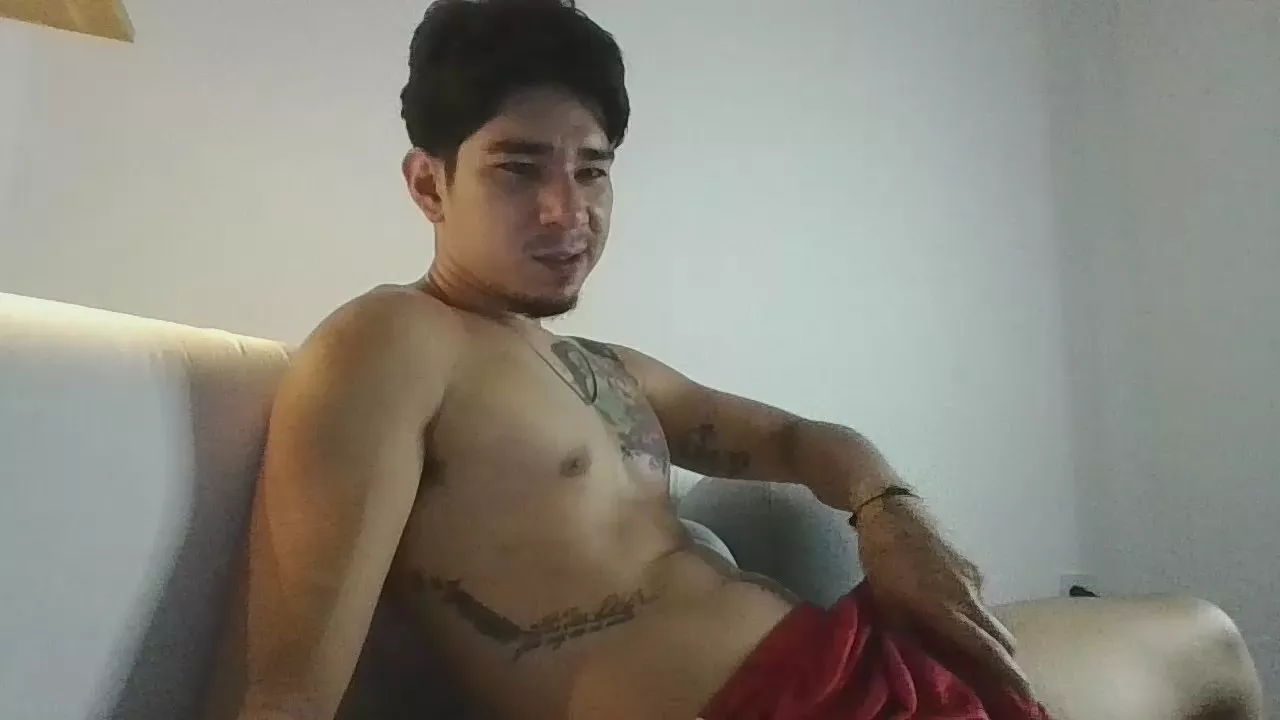 Offline alejo1295_ on Cam4