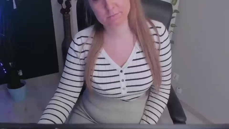 Offline AlenaGoddess on Cam4