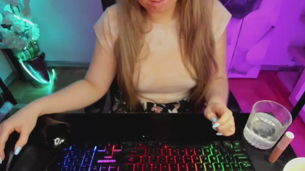 Offline AlenaGoddess on Cam4