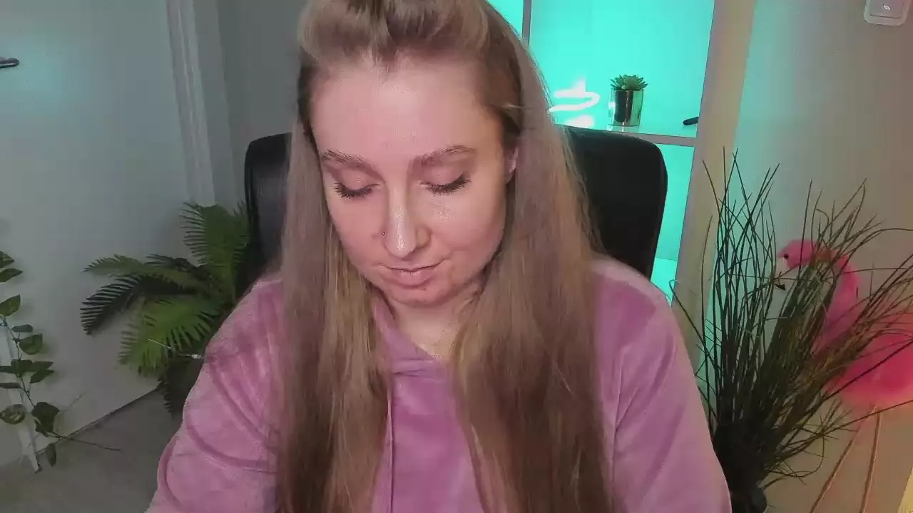 Offline AlenaGoddess on Cam4