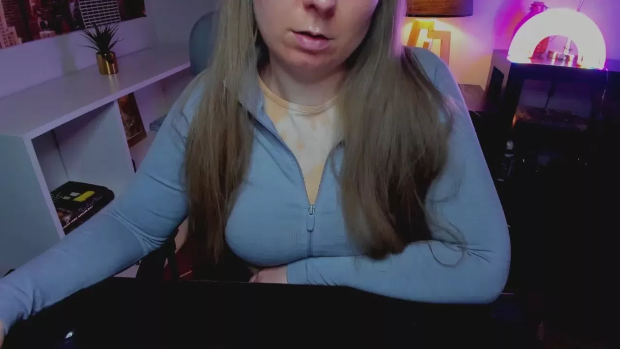 Offline AlenaGoddess on Cam4