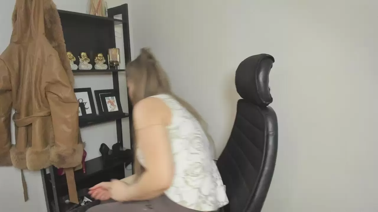 Offline AlenaGoddess on Cam4