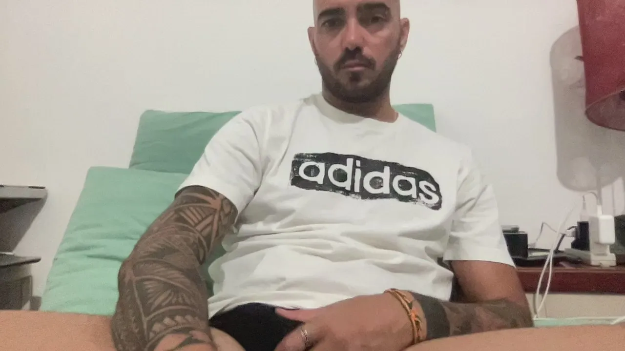 Freechat alessandromori9 on Cam4