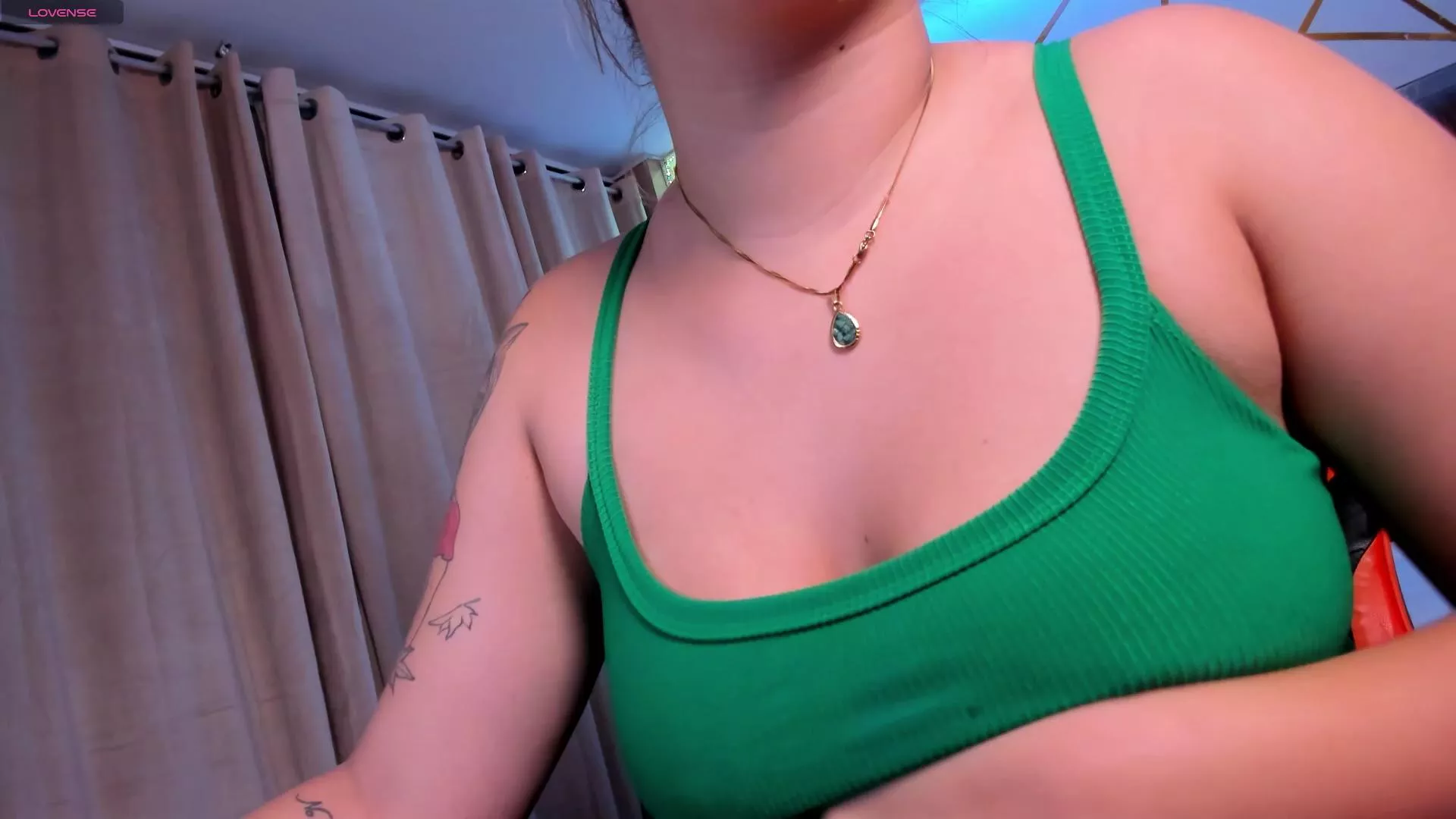 Offline AlessiaDouce on Cam4